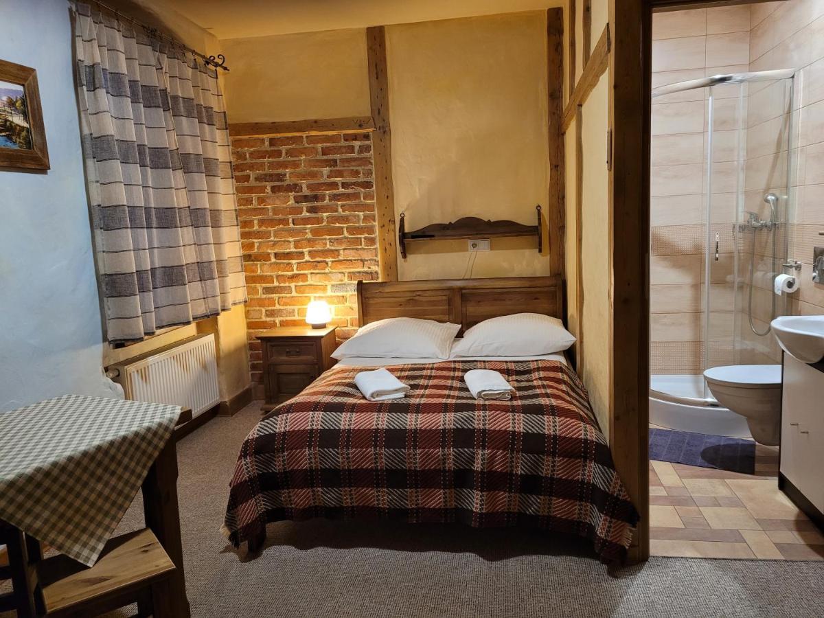 Gosciniec Pod Lipa Bed & Breakfast *